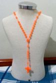 Colar terço de silicone laranja