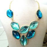 Colar azul