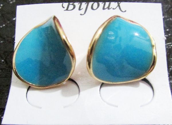 Brinco dourado com azul