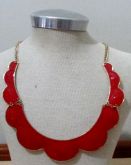 Colar tipo gola, vermelho