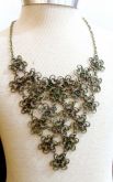 Colar de metal ouro envelhecido - flores