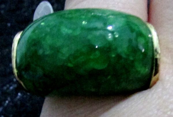 Anel verde com dourado