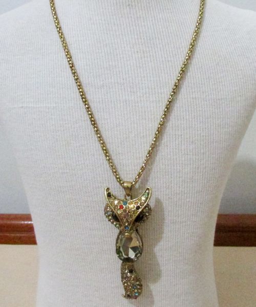 Colar comprido raposa, com strass