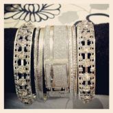 kit de pulseira prateadas, com strass
