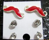 Brinco mustache vermelho - 3 brincos