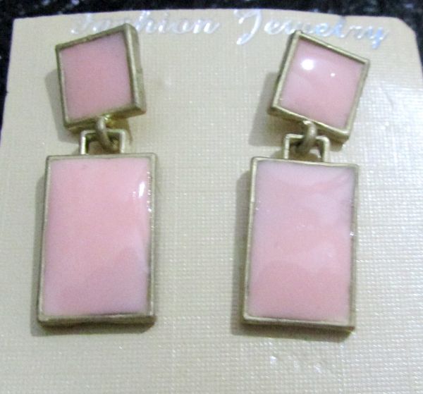 Brinco rosa bebê