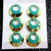 Brinco dourado com verde