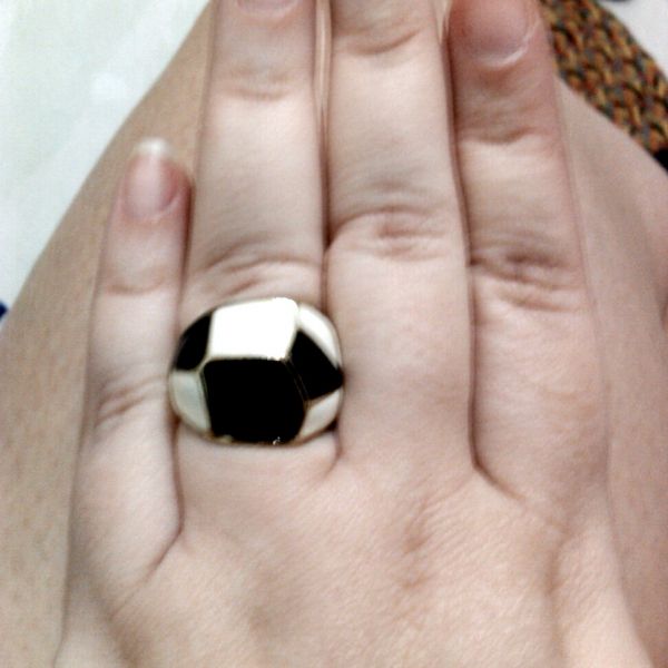 Anel preto e branco