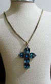 Colar com cristal azul