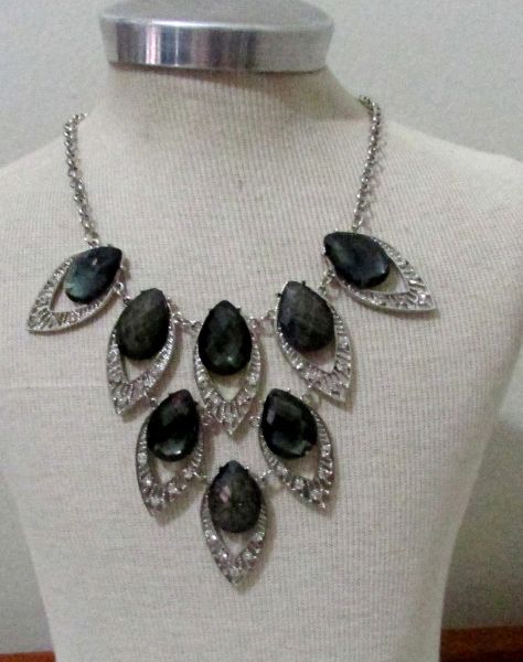 Colar luxo com strass