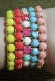 Kit de pulseiras com strass colorido