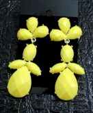 Brinco amarelo
