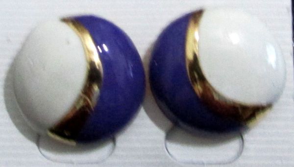 Brinco 50´s branco com roxo