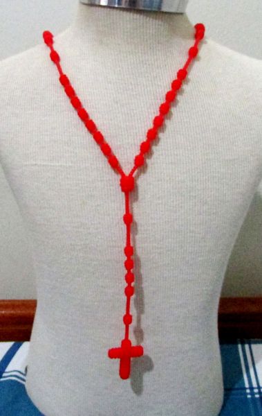 Colar terço de silicone vermelho