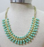 Colar com strass azul